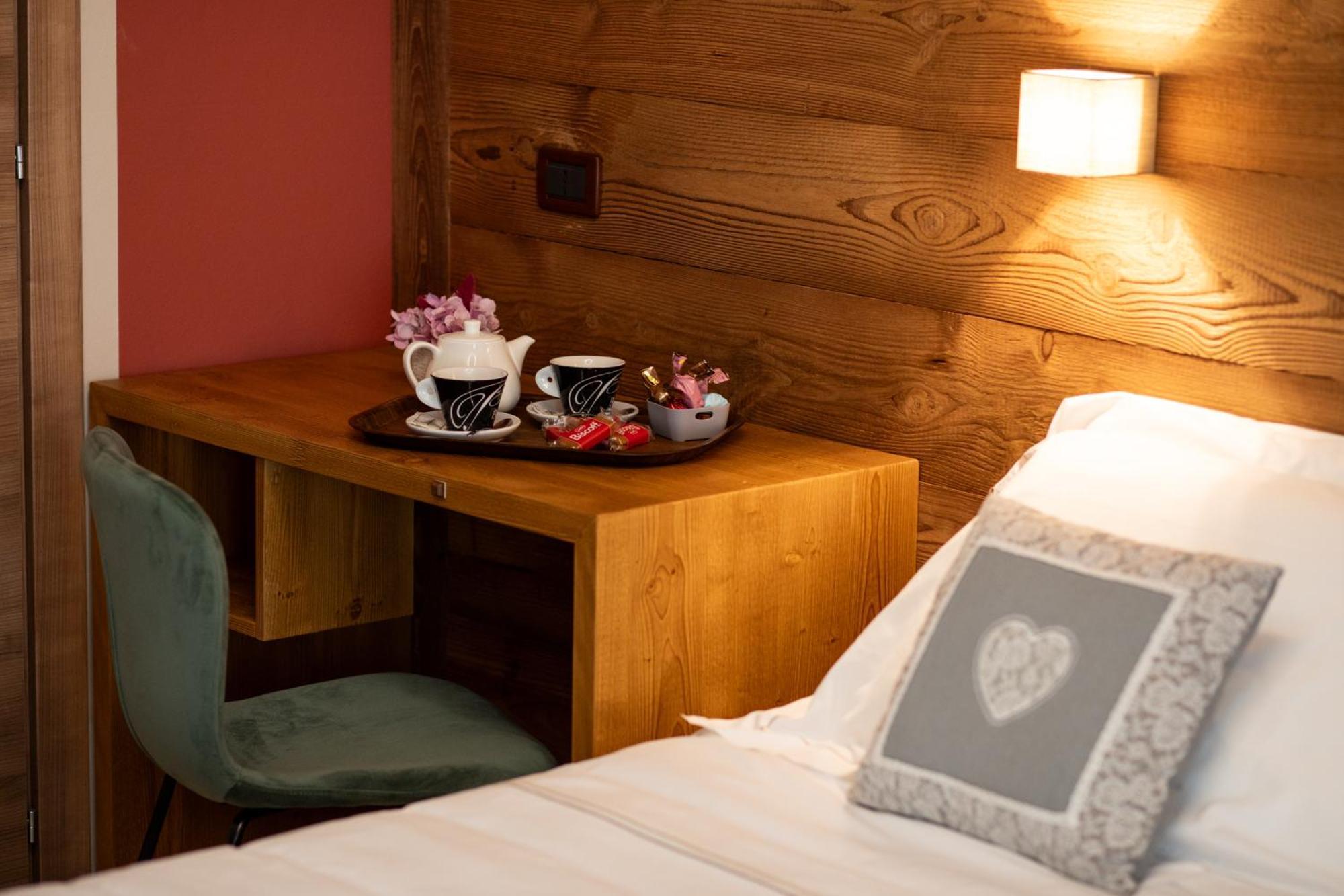 La Primula Hotel บอร์โก ซานดาลมัซโซ ภายนอก รูปภาพ